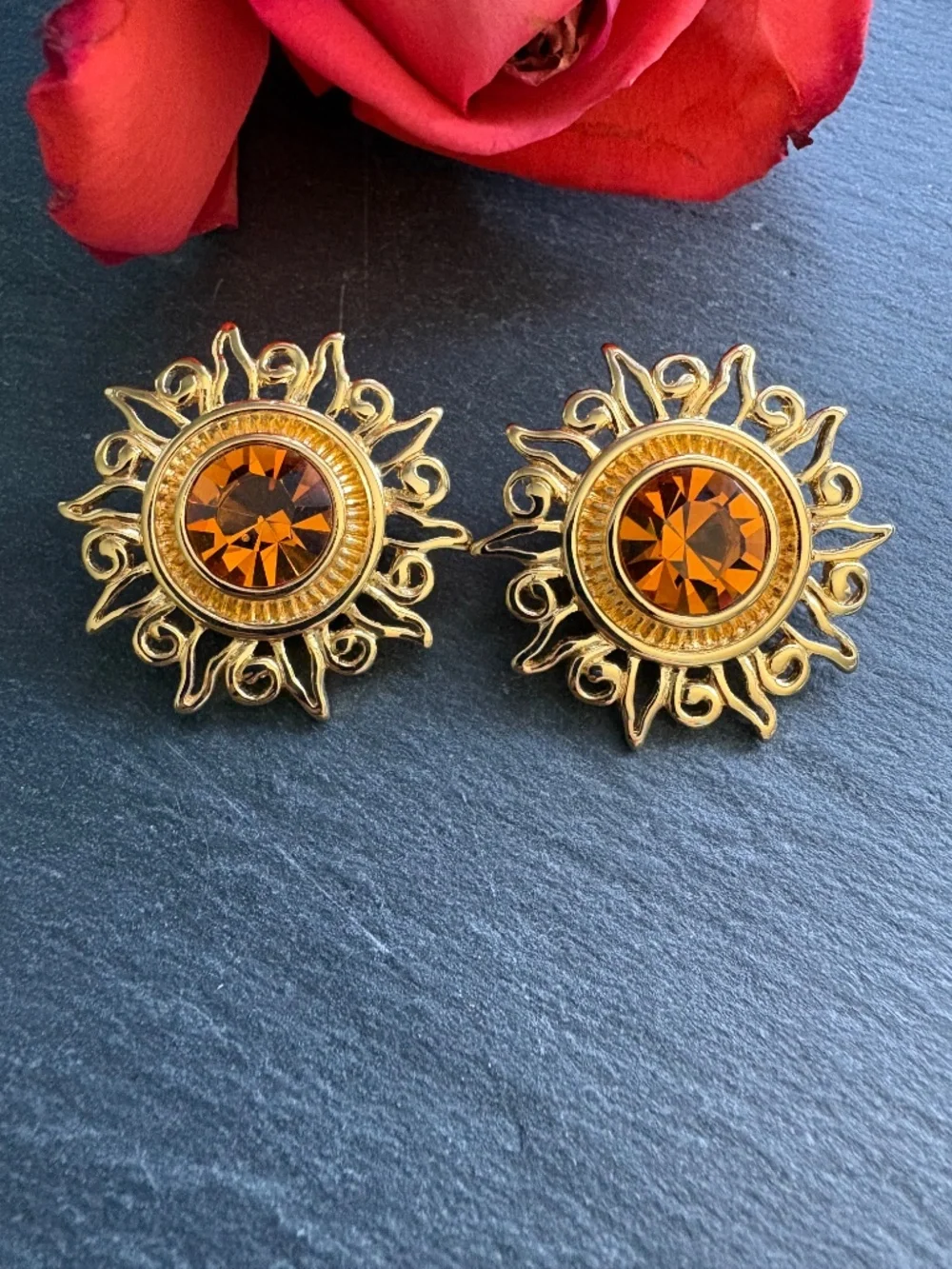NIB Vintage K.J.L. by Kenneth Jay Lane Etruscan Sunburst Amber Clip-On Earrings - Picture 3 of 7